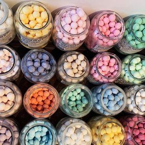 200 assorted bath bombs